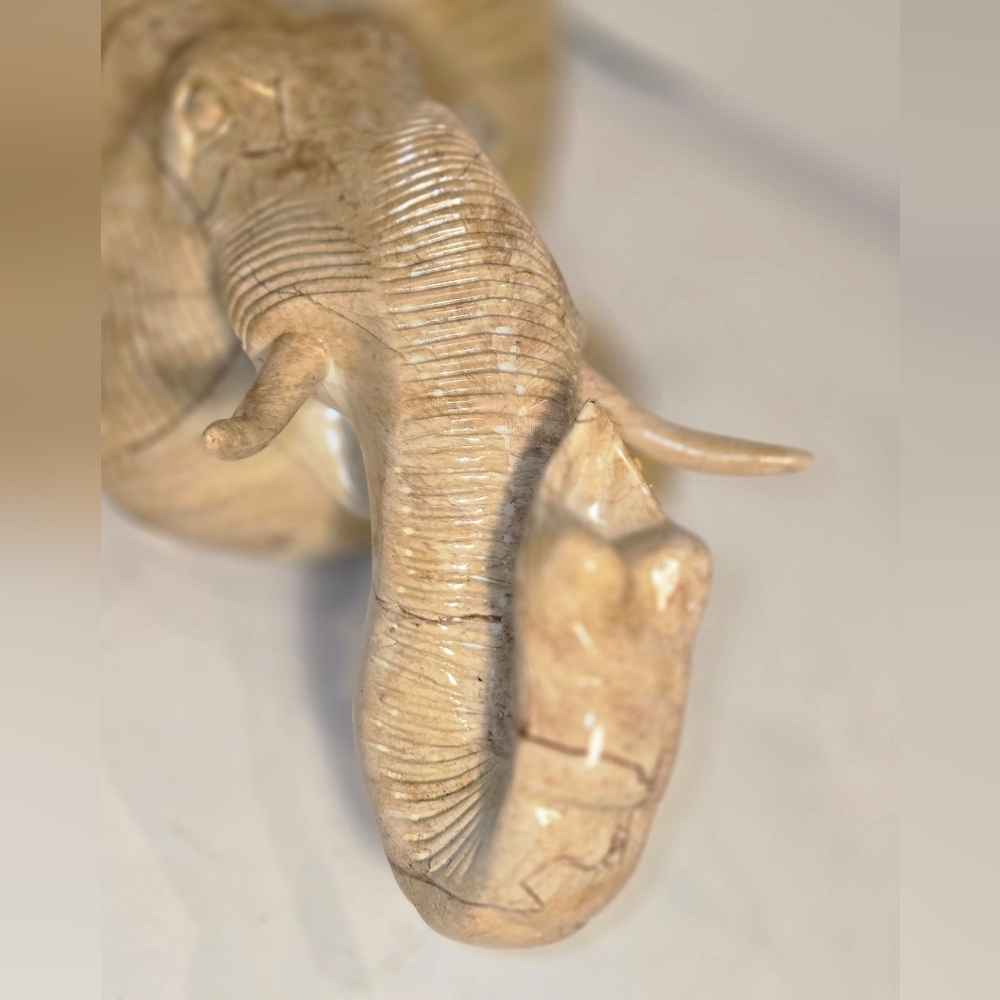 Elephant Head Resin Decorative Wall Shelf Faux Carved Old World Style Tusks NEW - Picture 9 of 9
